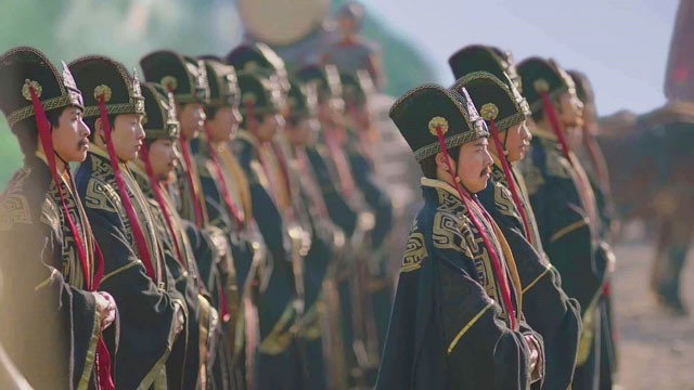 以为来了只菜鸟，结果他把所有人都灭了