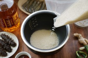 海参鲍鱼菇捞饭,菌菇海参捞饭