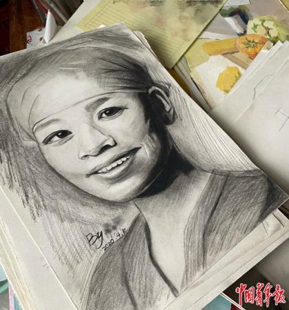 潜入年轻人QQ群这个中年人非要劝年轻人快乐