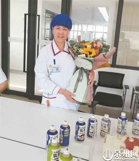 坚守初心不负韶华晋江首位拥有40年护龄的护士退休
