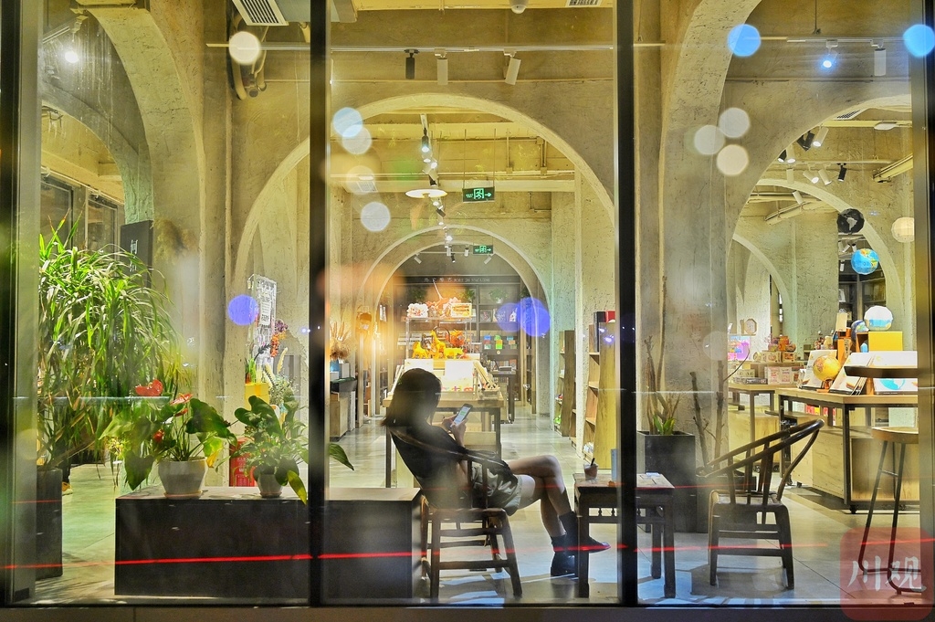 万象更新大学路,万象更新