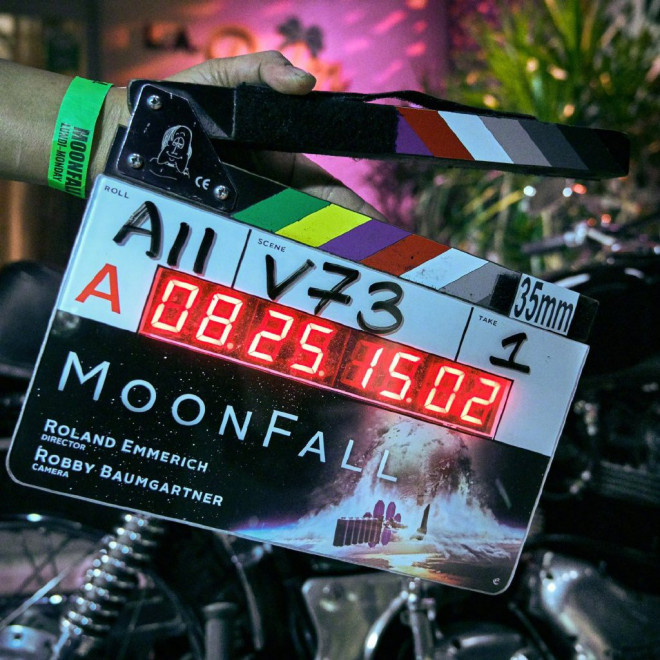 月球陨落罗兰艾默里奇,艾默里奇《月球陨落》