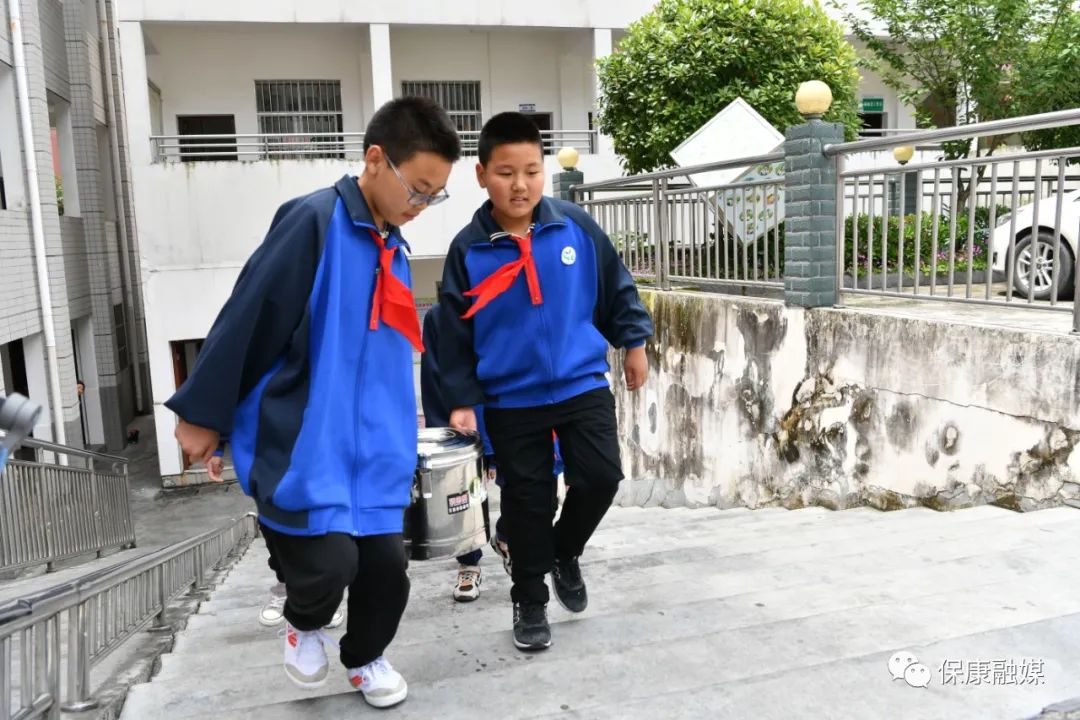 这位新时代好少年是保康县城关镇小学的准字号“公益达人”