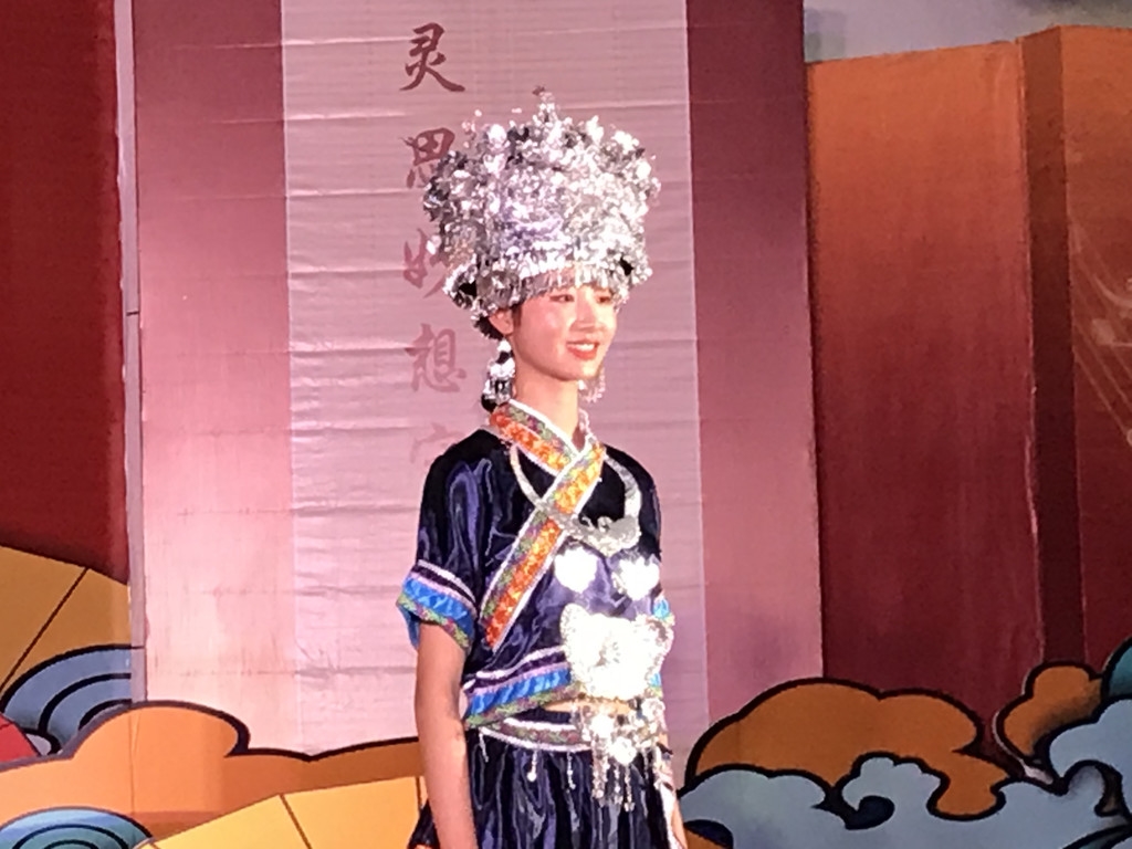 凤冠、花灯、埃菲尔木塔…西南医科大“口腔人”这样拼“手上功夫”