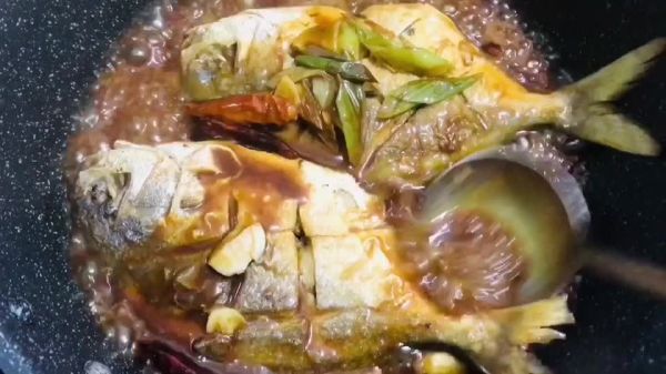 臭小苏说，想吃“红烧鲳鱼”啦