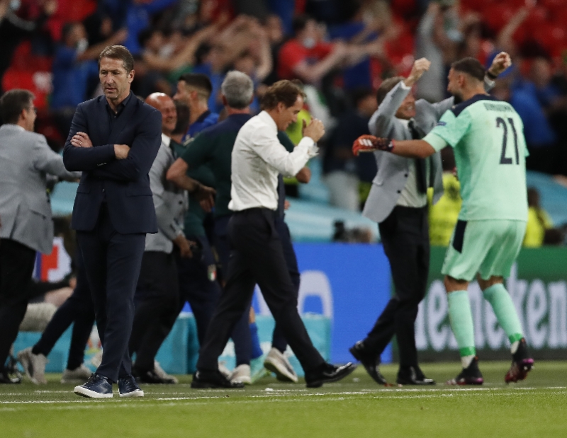 阿瑙托维奇破门难救主,阿瑙托维奇被吹越位