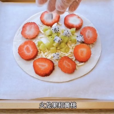 最简单的水果披萨怎么做,水果披萨烤箱做法全过程