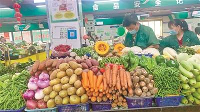 台风过后新鲜蔬菜平价供应,台风天市民菜篮子有保障