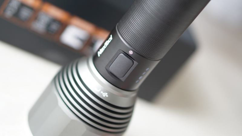 纳拓户外强光手电价格,纳拓户外强光手电筒耐用程度