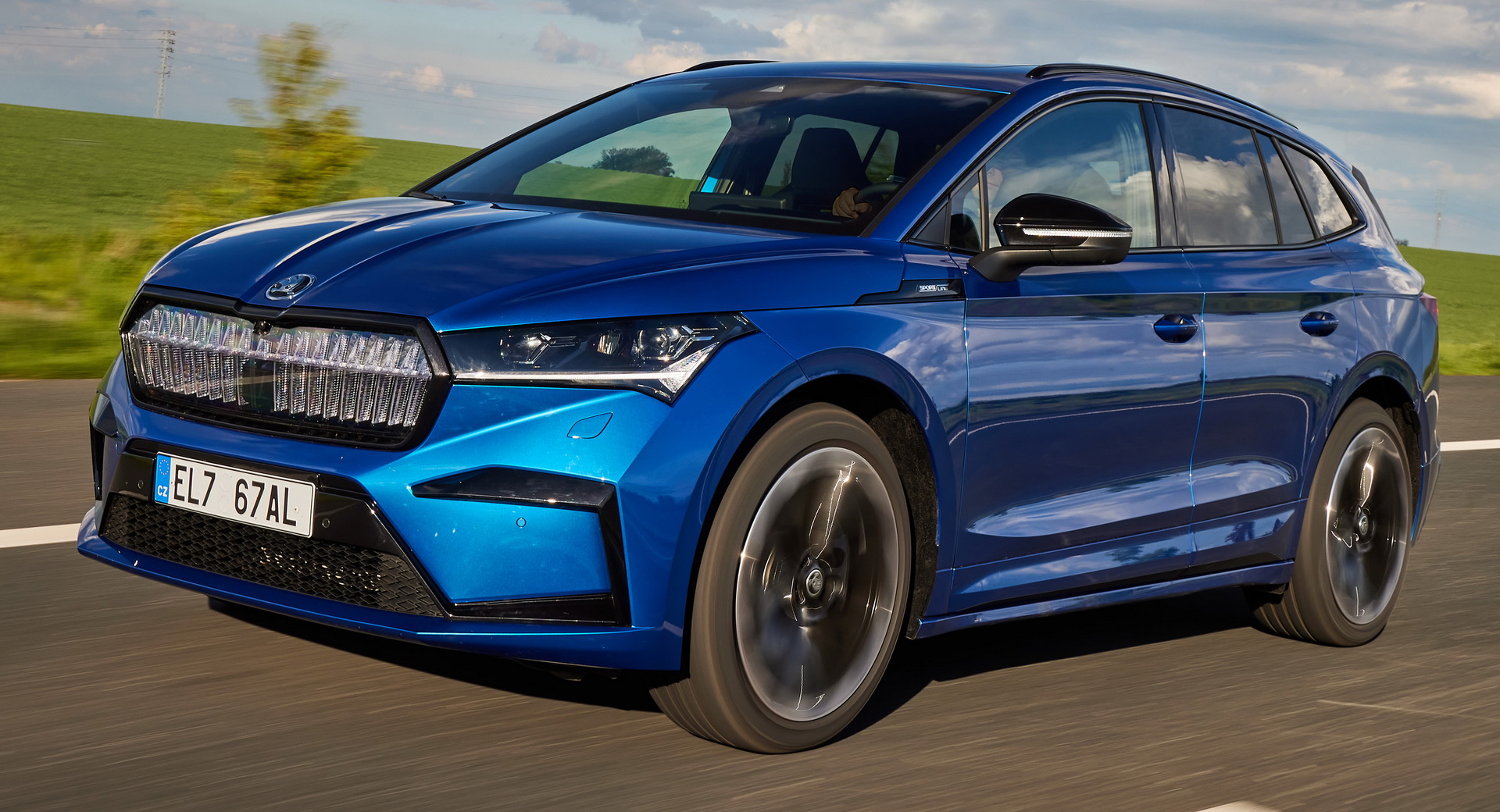 电动汽车重新设计前脸格栅,经典汽车前进气格栅设计