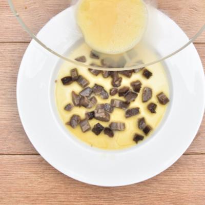 微波炉海参鸡蛋羹,小米汤海参鸡蛋羹