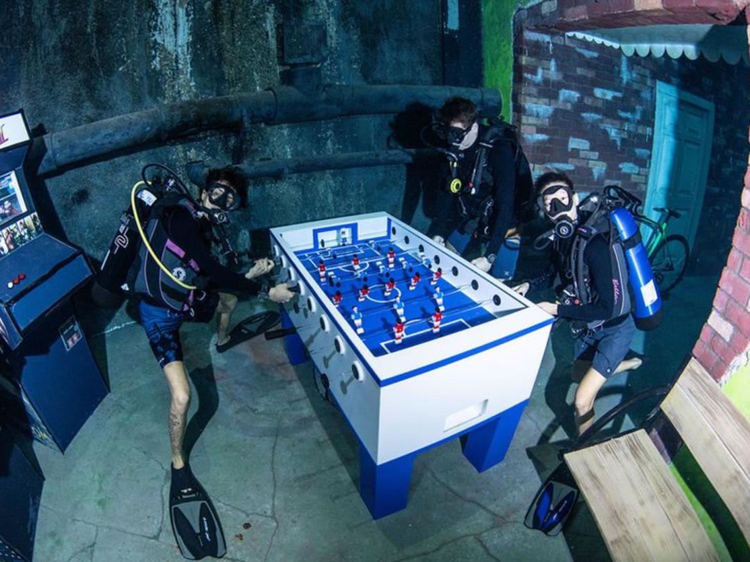 迪拜最深潜水池有鱼吗,世界最深的潜水池怎么去