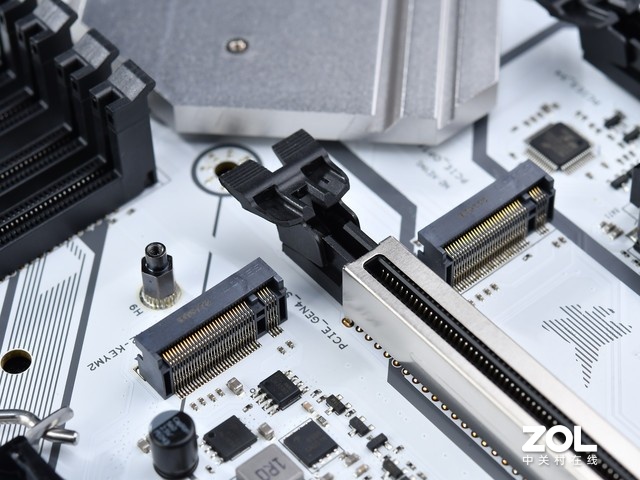 七彩虹cvnb760m主板亮红灯,七彩虹b660cvn主板评测