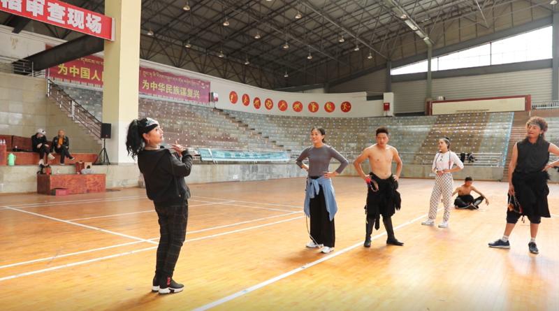 多媒体赴我县开展川南采访活动,中央媒体采访团赴我县采访报道