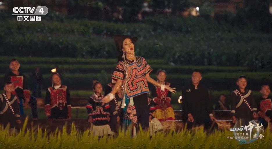 有一种“瓦吉瓦”的月亮家宴，叫“总台秋晚”