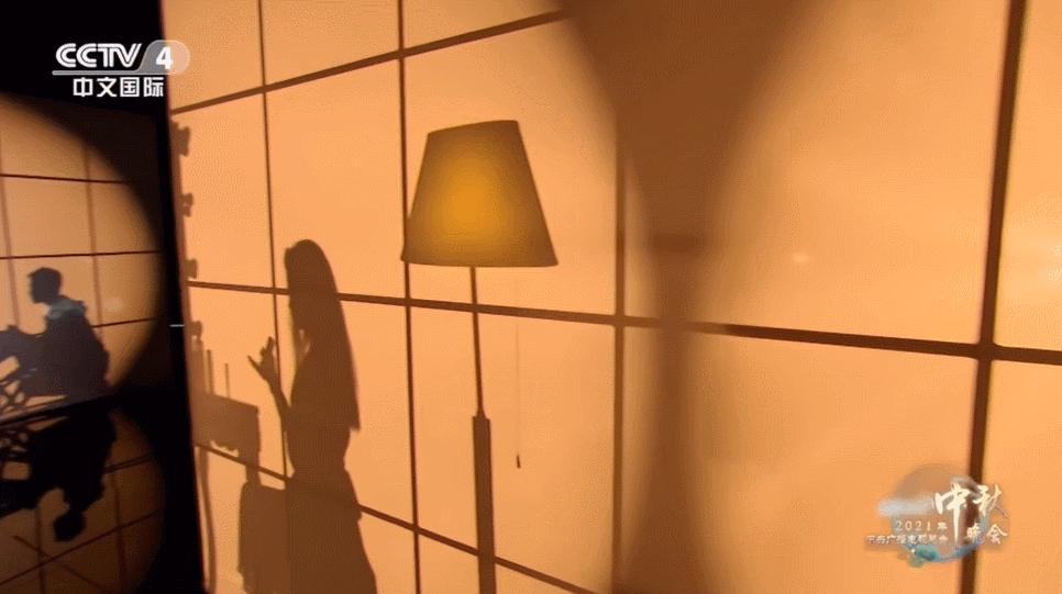 有一种“瓦吉瓦”的月亮家宴，叫“总台秋晚”