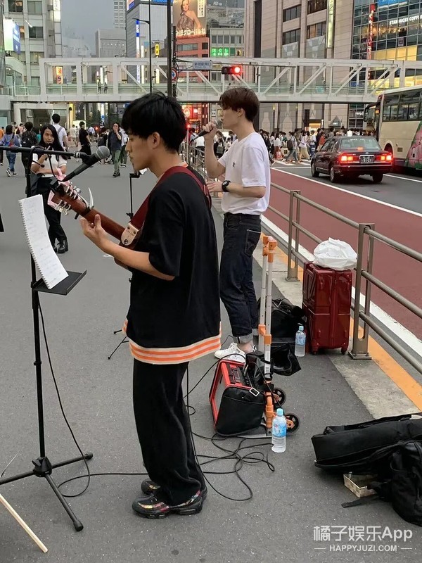 当店员送外卖，没出道的选秀选手现在怎么样了？有的真的有些惨