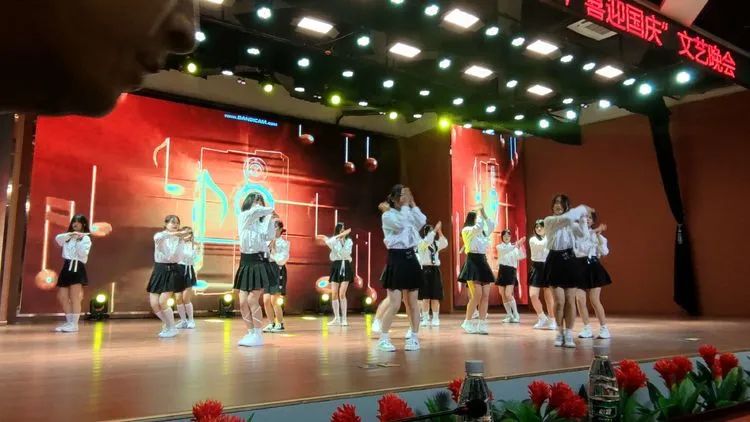 共青城市中学,共青城市中学国庆节晚会2020