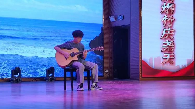 共青城市中学,共青城市中学国庆节晚会2020