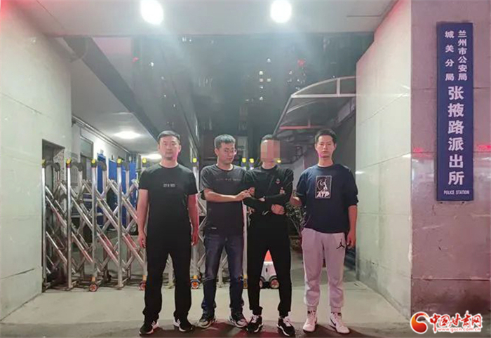 男子冒充富二代警察骗钱,男子冒充富二代骗了19名女友视频