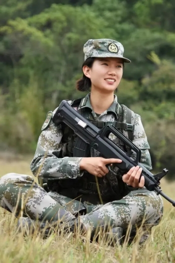 从仪仗队士兵到特种兵,特战尖兵仲雪盈