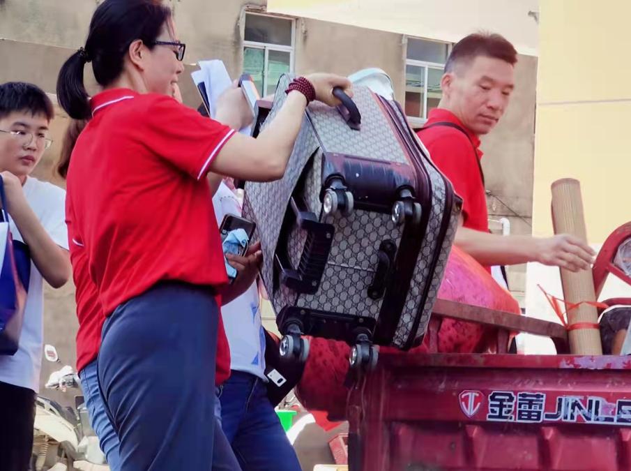 阜阳临泉县暖心老师,贴心人引路人