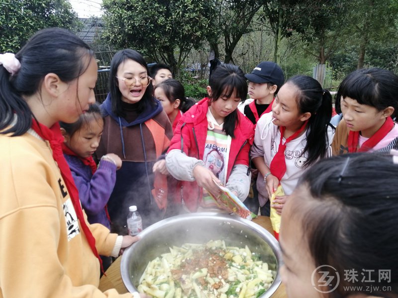 靖外明德小学创新模式,宣威市靖外明德小学教学质量