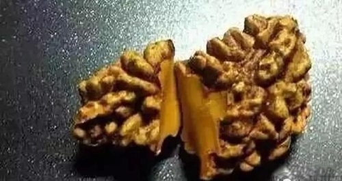 塑料做的文玩是真的吗,文玩白塑料如何辨别真假