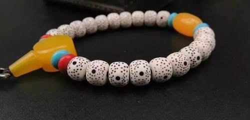 塑料做的文玩是真的吗,文玩白塑料如何辨别真假