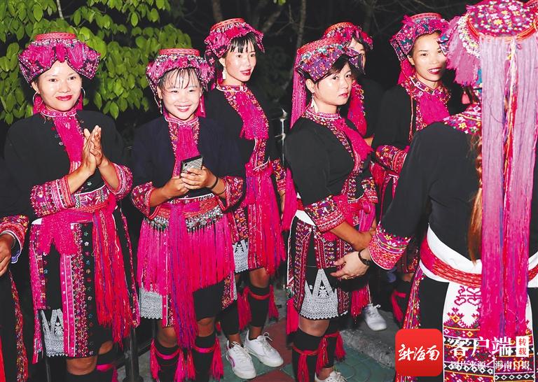 旅游周刊|海南少数民族特点村寨吸引八方游客：入村进寨寻桃源