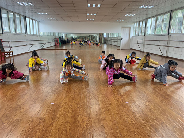 自主皆精彩，混出真乐趣——雨城一幼中大街园区混龄走班活动开始啦