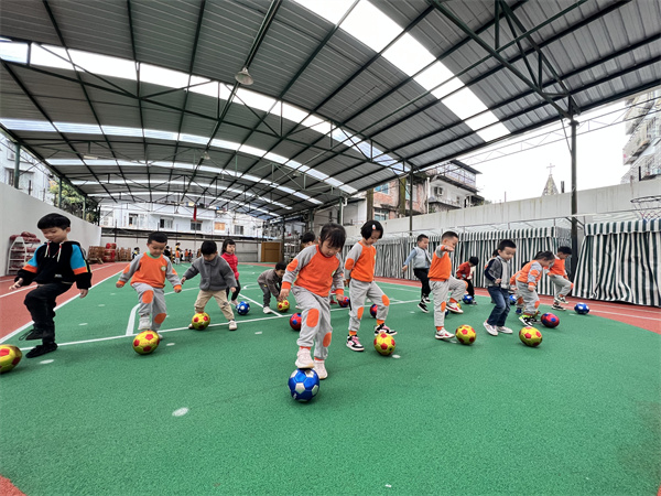 自主皆精彩，混出真乐趣——雨城一幼中大街园区混龄走班活动开始啦