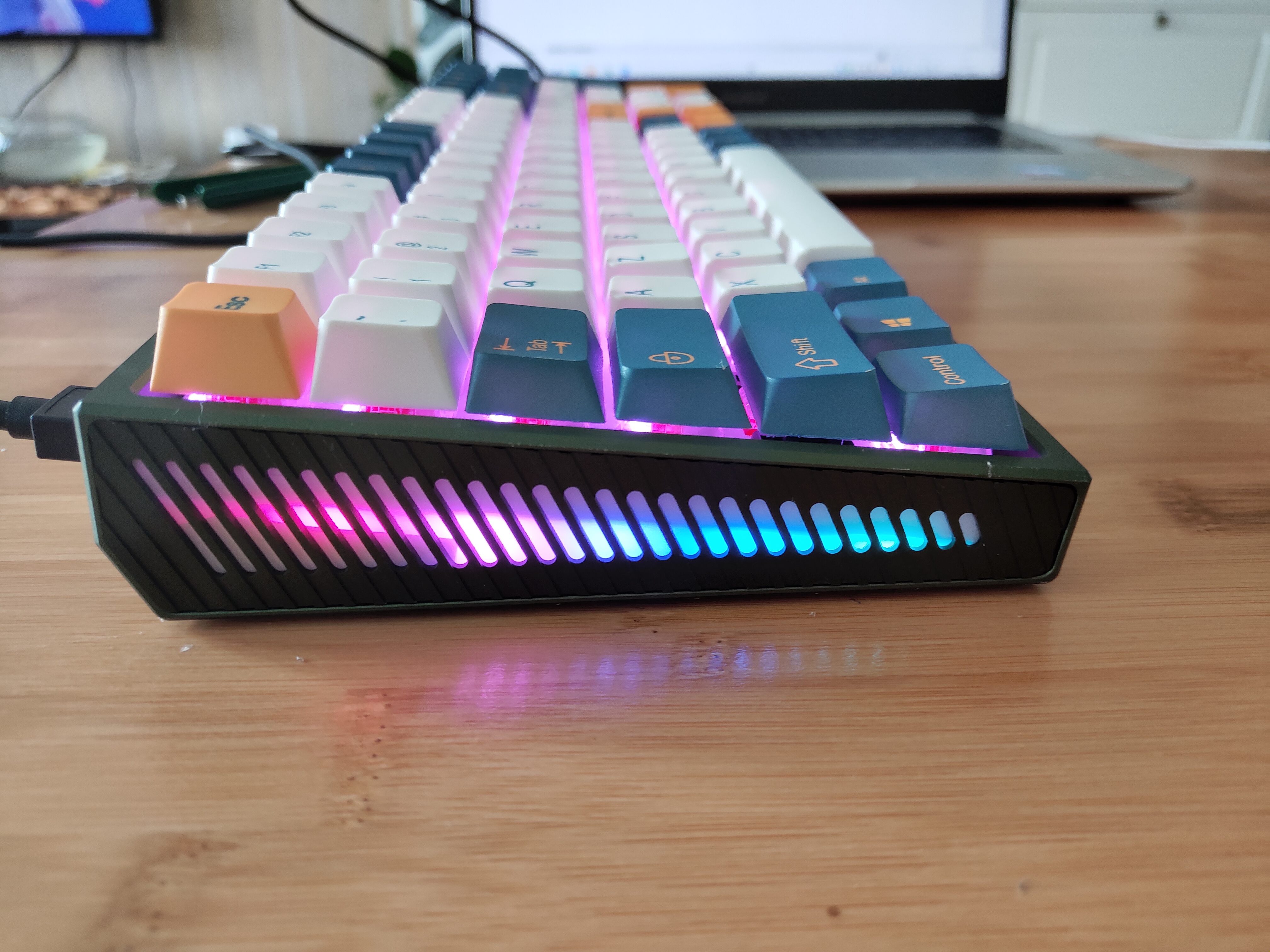 樱桃mx2.0和mx3.0键盘有什么区别,樱桃2.0机械键盘和罗技k845哪个好