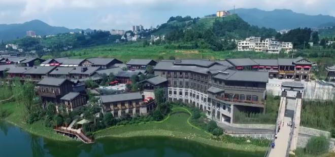 有心扶贫，无意之作”“网红”万达小镇诞生记