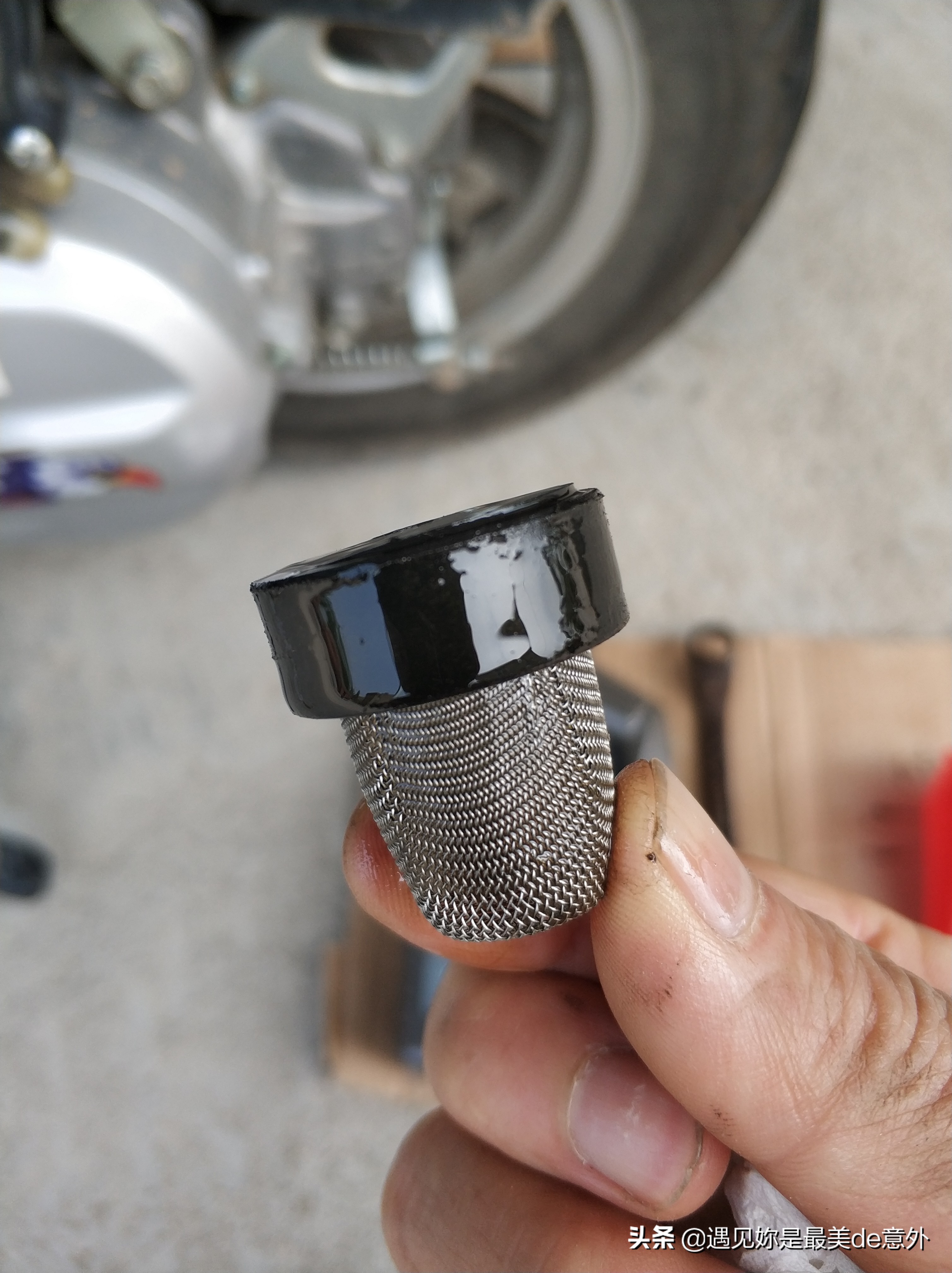 踏板摩托车齿轮油加多了会怎么样,踏板摩托车齿轮油多少公里换一次