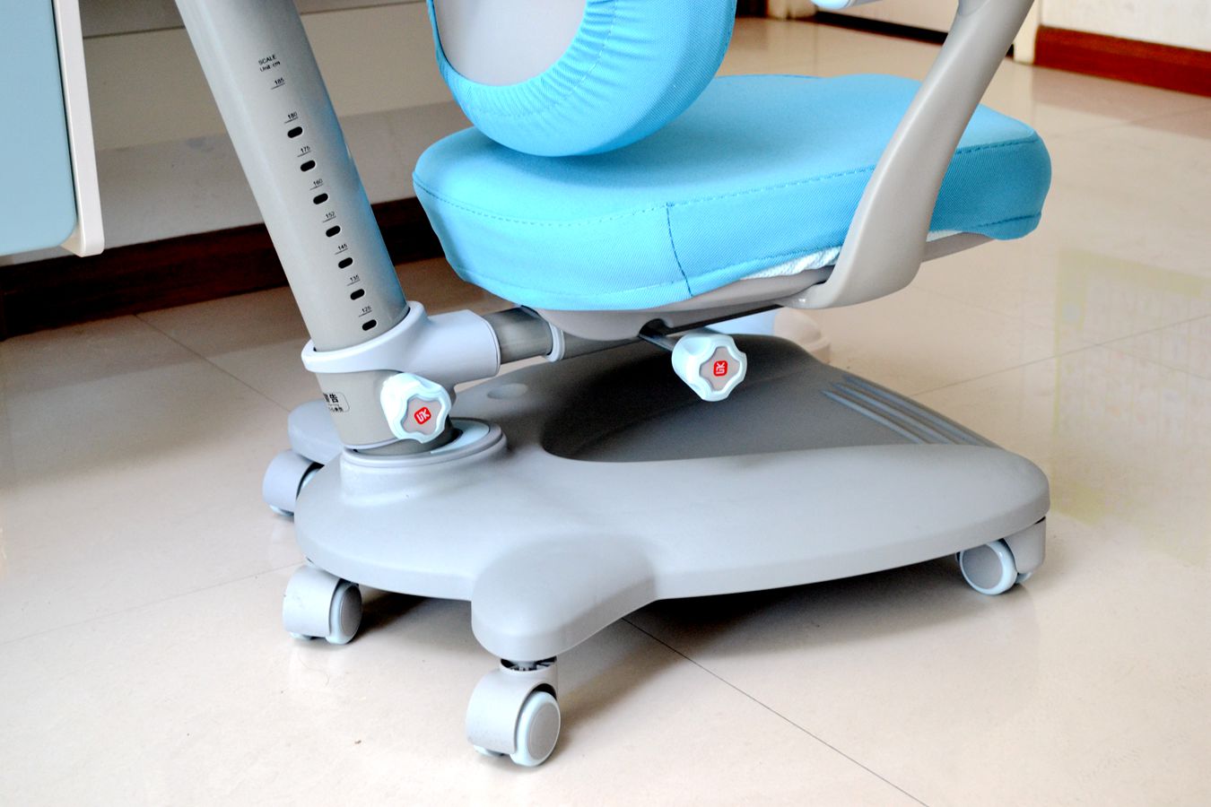 神器学习用品,专业学习桌椅是否鸡肋