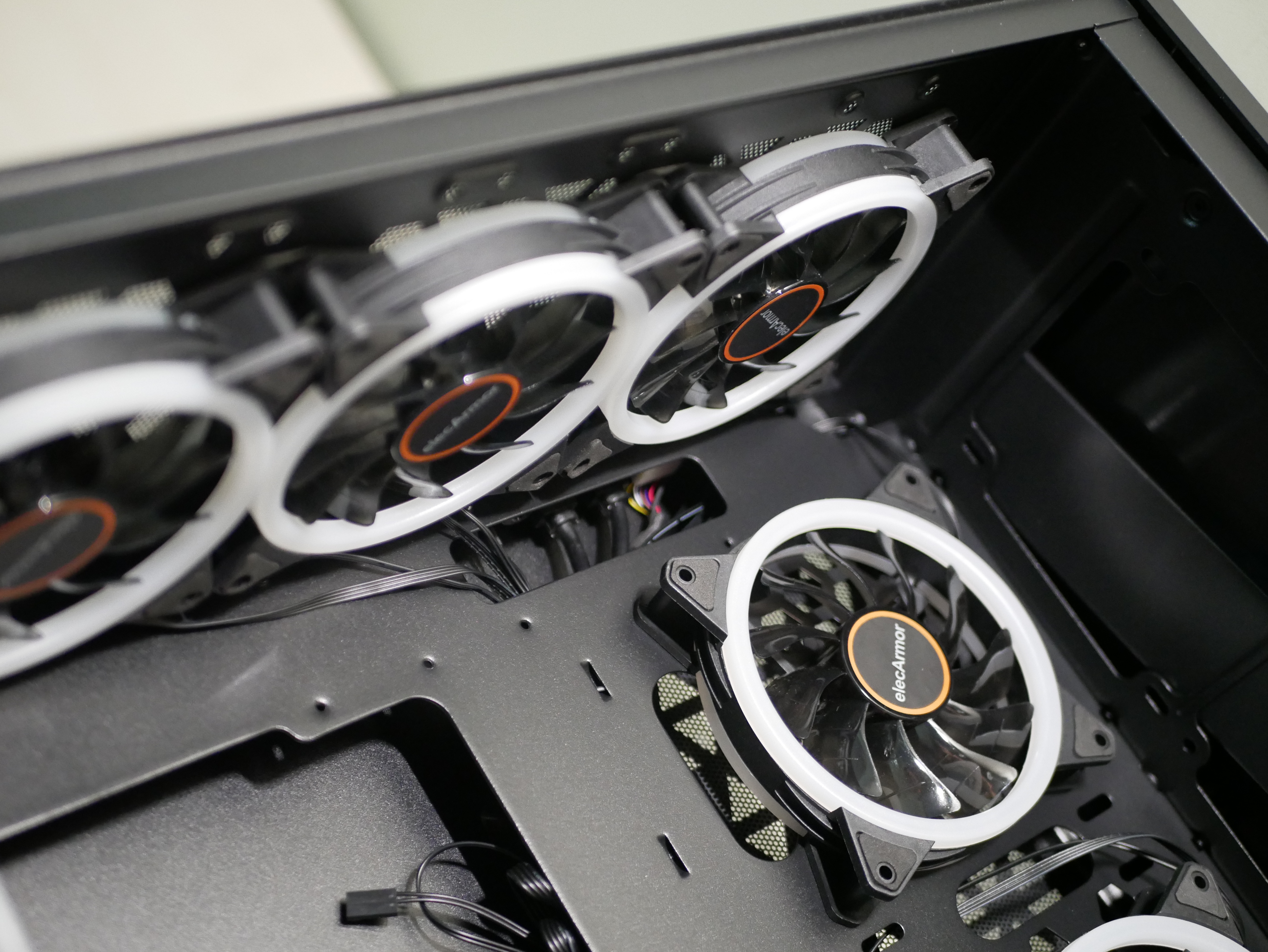 RGB机箱怎么玩？电铠DK104、650W超级巨龙S6模组电源体验