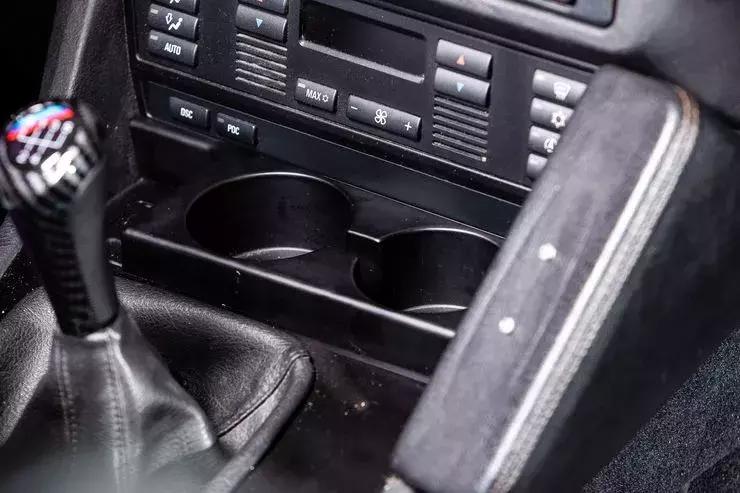 德国小哥欲廉价的改装，从中国订了一堆配件到货后感觉自己沙雕了