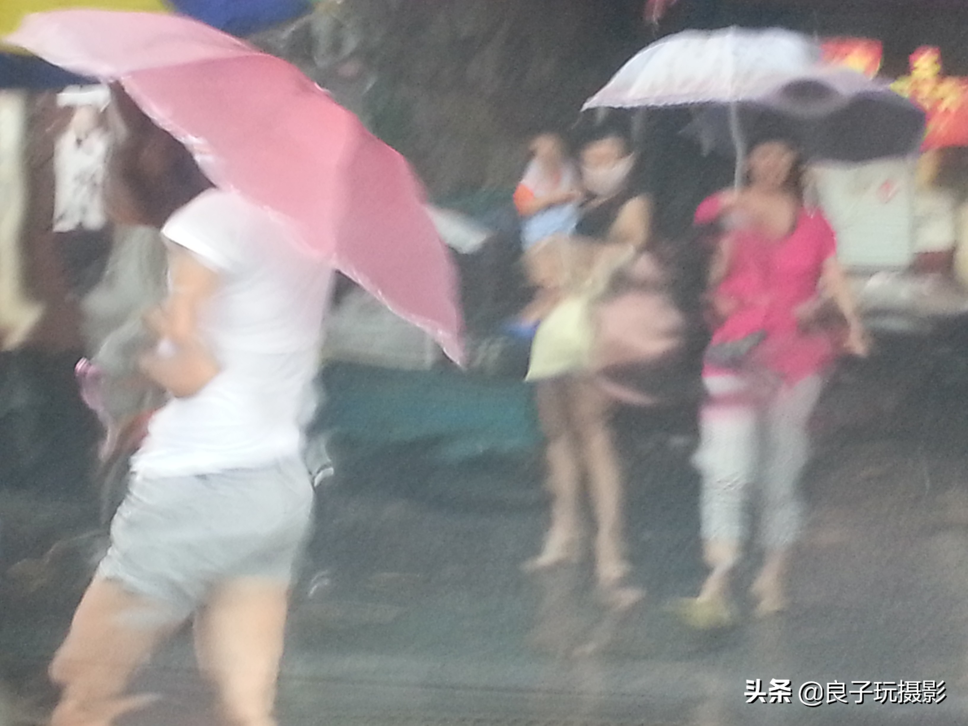 捕捉街头美好瞬间,用手机捕捉美好的瞬间