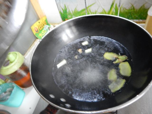 新鲜的活虾煮几分钟好吃,活虾怎么煮虾头才不会变黑