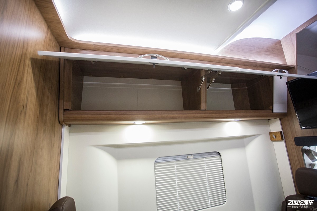 了解上汽大通maxusv90最新动态,上汽大通maxusv902023款2.0t短轴低顶