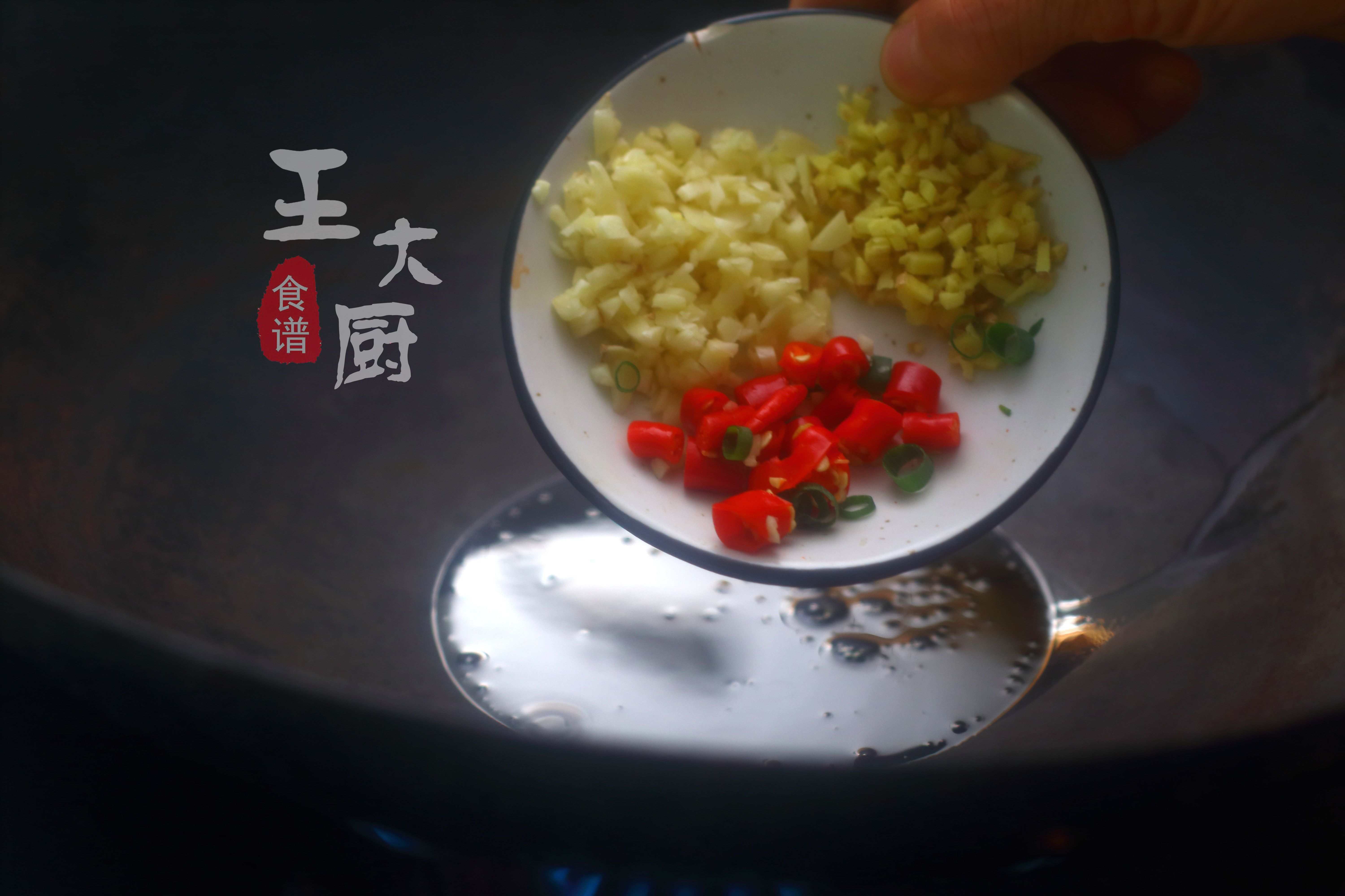 炒鸡肝鸡胗怎么做好吃又嫩,香干炒鸡胗的家常做法大全
