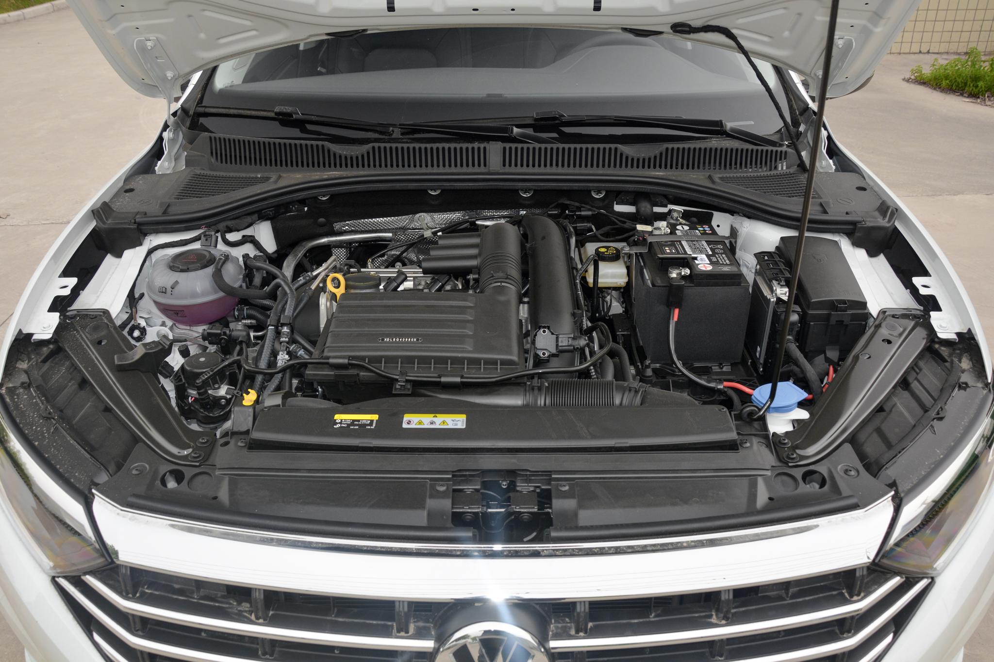 亚洲狮2.0和速腾1.4t哪个可靠,大众速腾和丰田亚洲狮哪个值得买