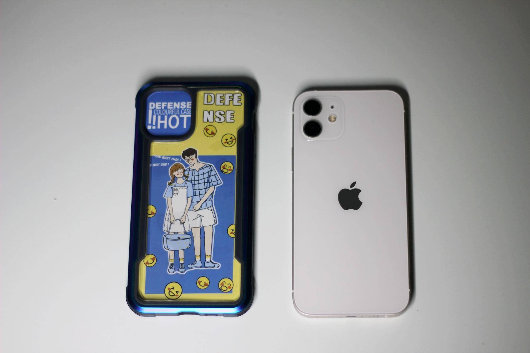 iphone12怎么挑选手机壳,iphone12套上透明手机壳是什么样