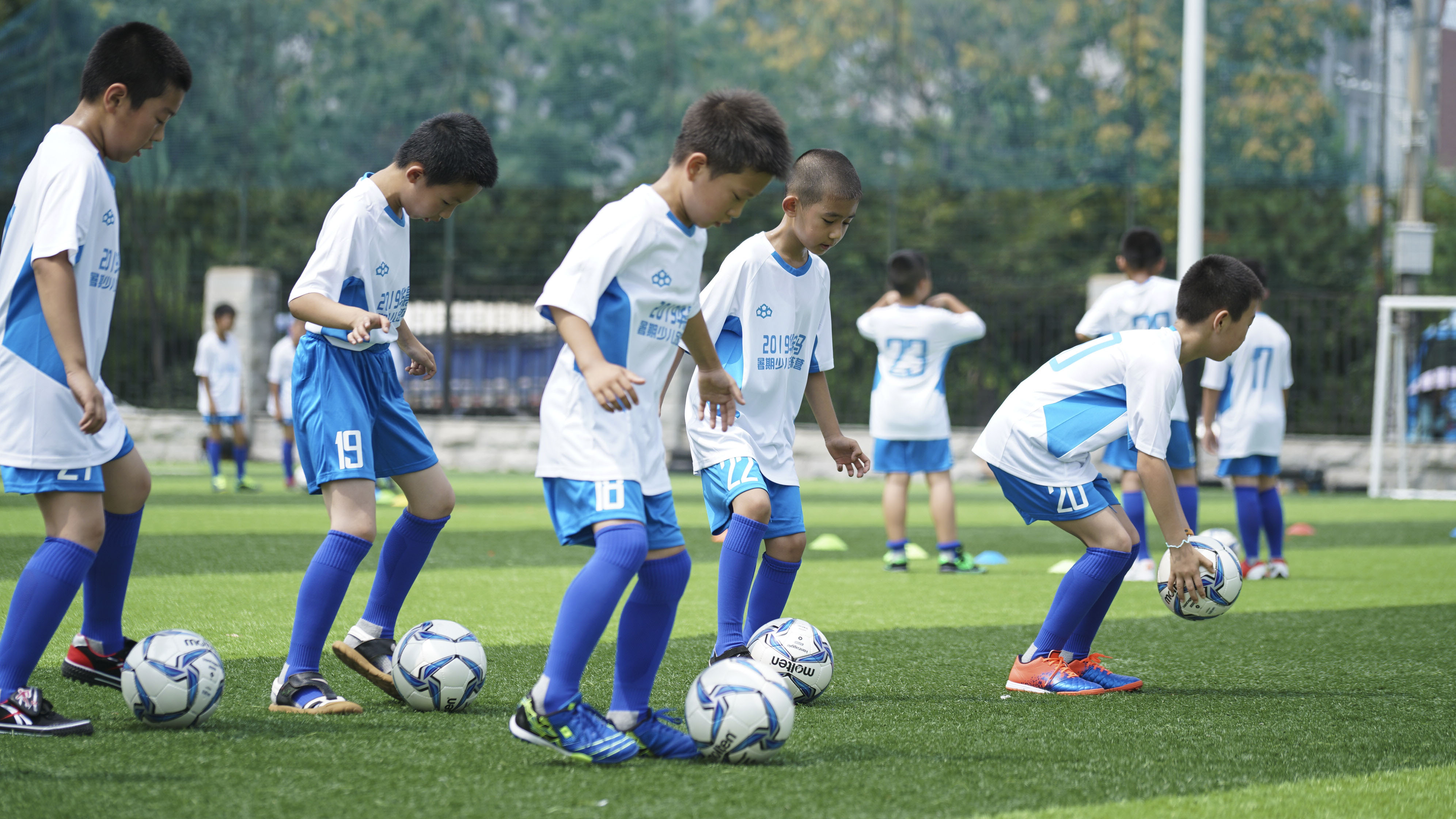 华晨宝马夏令营,华晨宝马羽毛球