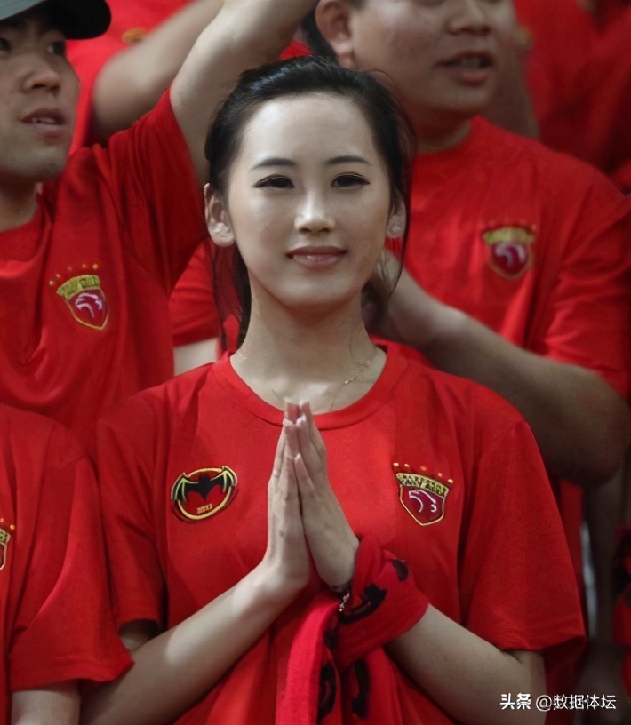 中超哪支球队的女球迷最漂亮,中超女球迷惊艳全场