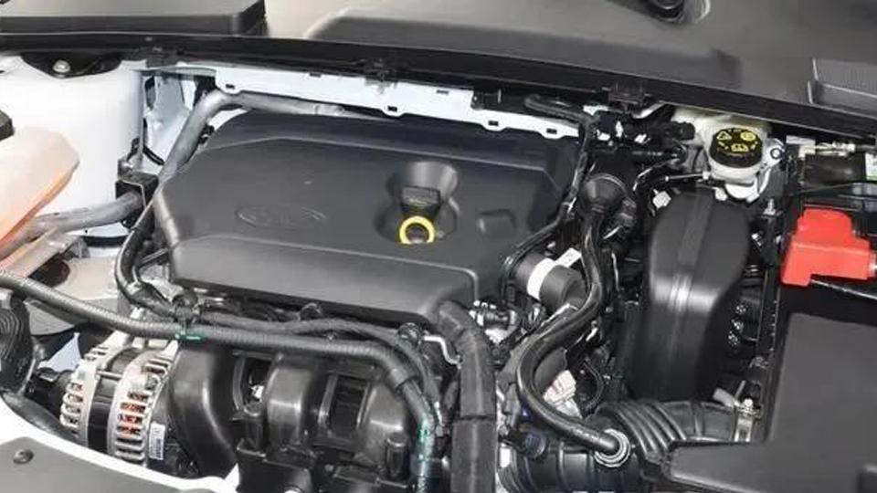 全新福特福睿斯三缸实拍,新款福特福睿斯四缸