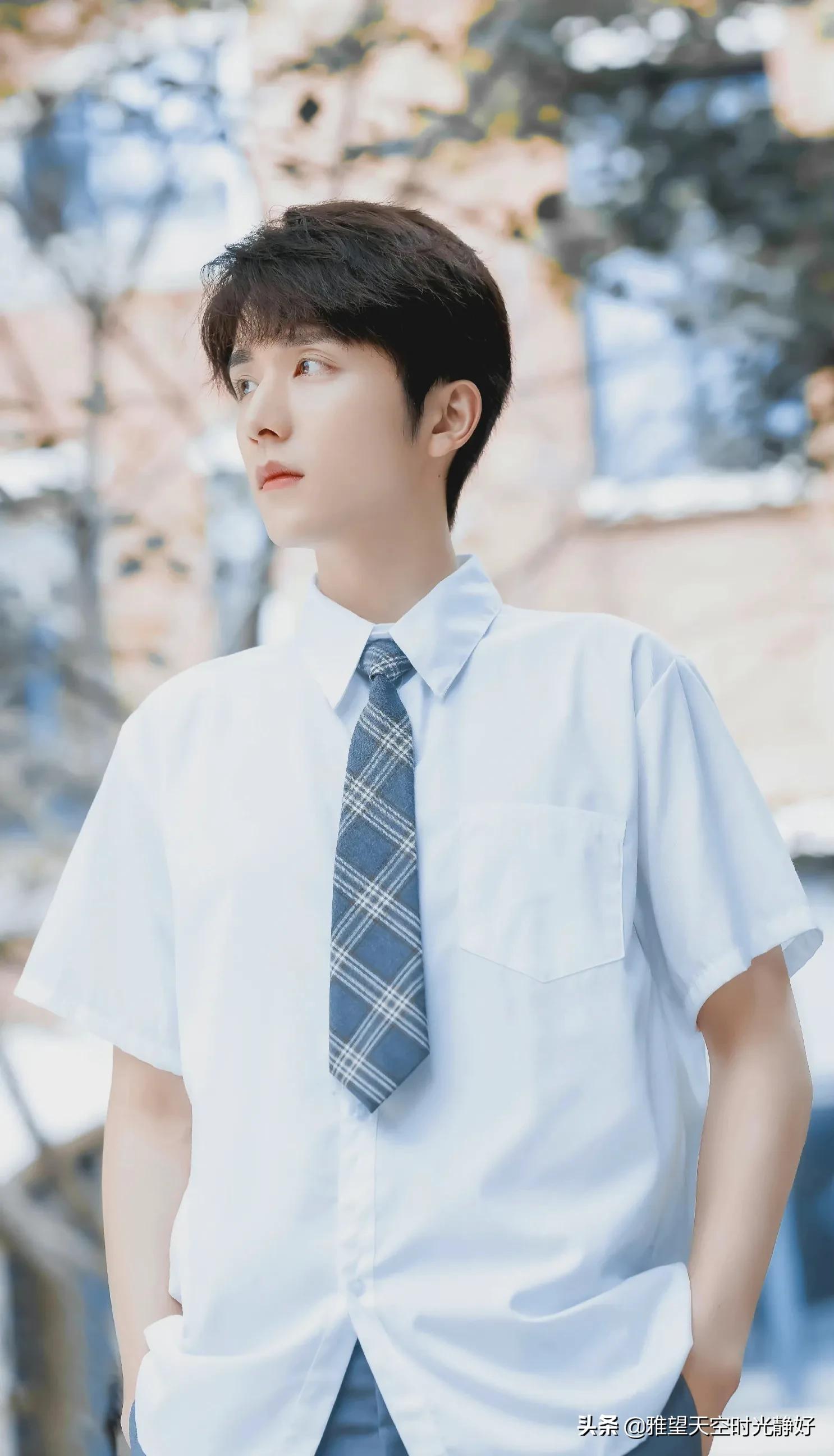 盘点国内男明星完美侧颜，谁才是你心中360度无死角完*男美**神呢？