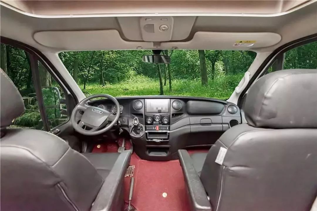 新款依维柯欧胜ad02后拓展房车,手动挡依维柯欧胜拓展房车大全