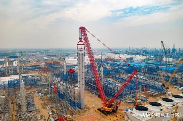 中国超级吊装机械视频,超级起重机中国